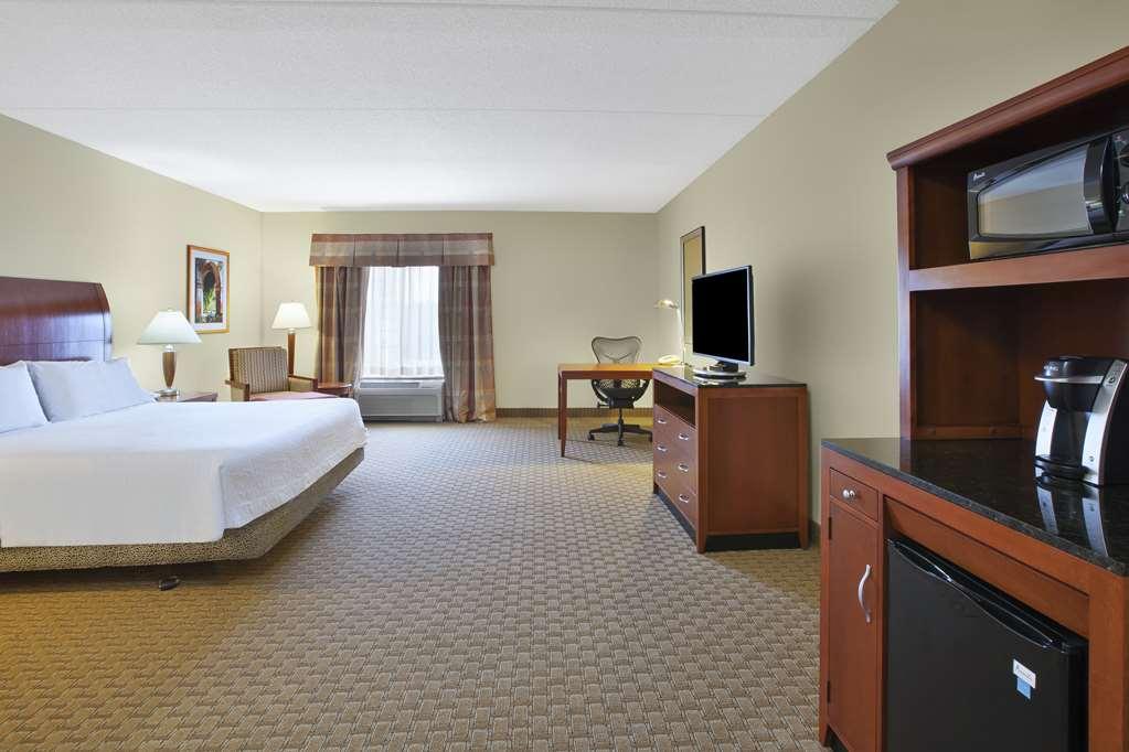 Hilton Garden Inn Clarksburg Room photo