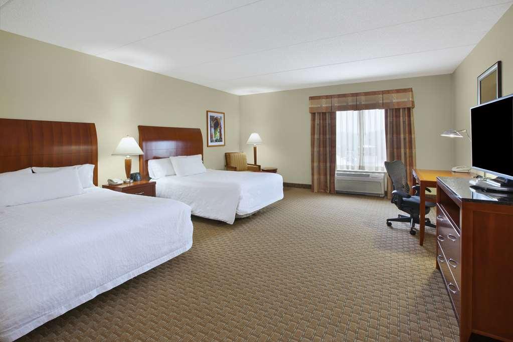 Hilton Garden Inn Clarksburg Room photo